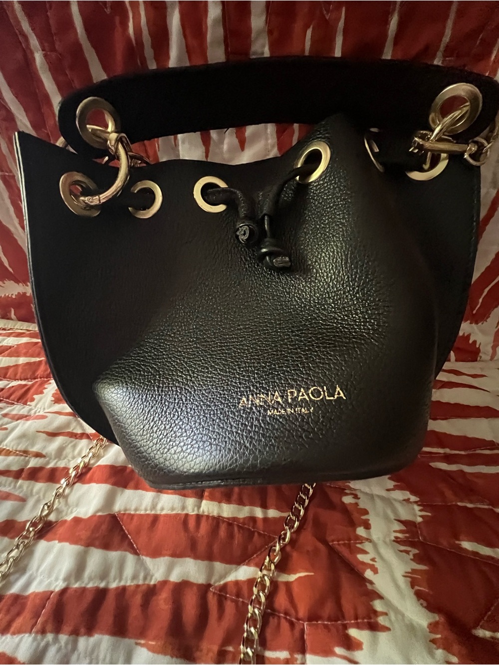 Anna Paola Black Leather Bucket Bag with Gold-tine chain and hardware - Picture 2 of 14